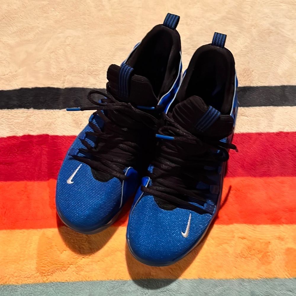 Nike Foamposite in Royal Size 7Y